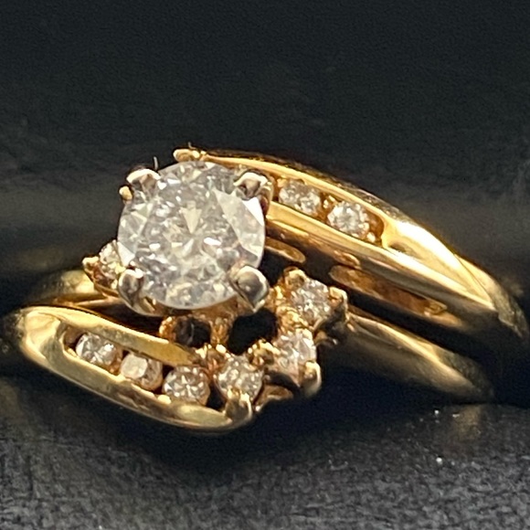 🌴 14-K Gold Wedding Band Set - Picture 2 of 14
